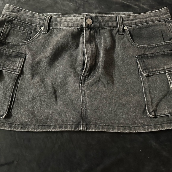 Source Unknown Dresses & Skirts - Source Unknown Black Denim Mini Skirt with Cargo Pockets